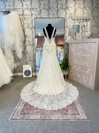 Badgley Mischka | Wedding Dress | Drop Waist | L474A