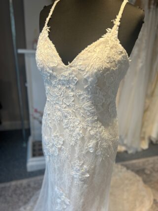 Romantica | Wedding Dress | Fit To Flare | 82NA1743