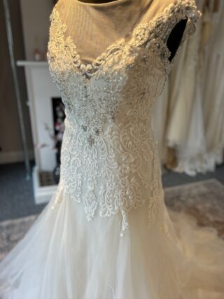 Ronald Joyce | Wedding Dress | Fit To Flare | 18001