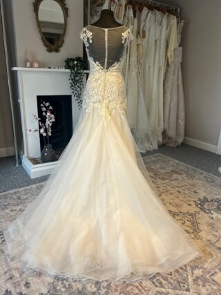 Ronald Joyce | Wedding Dress | Fit To Flare | 18001