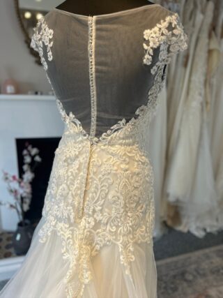 Ronald Joyce | Wedding Dress | Fit To Flare | 18001