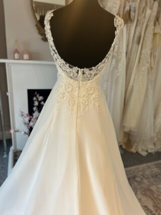 White Rose | Wedding Dress | A Line | R889