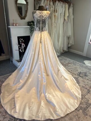 White Rose | Wedding Dress | A Line