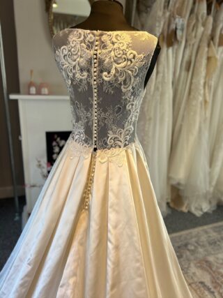 White Rose | Wedding Dress | A Line