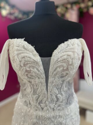 Veni Infantino | Wedding Dress | Fit To Flare | FLB19N