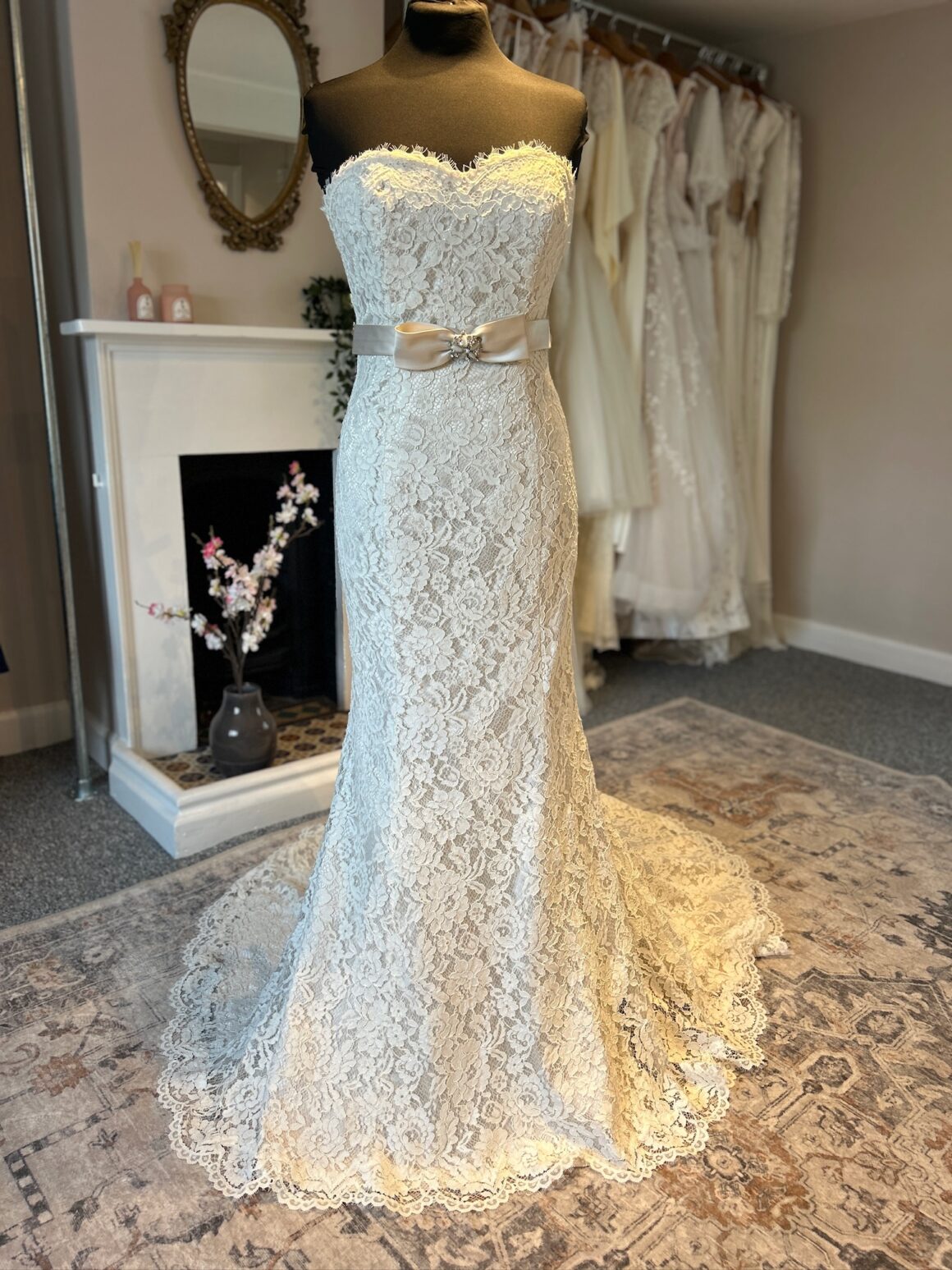 White Rose | Wedding Dress | Fit To Flare | R704