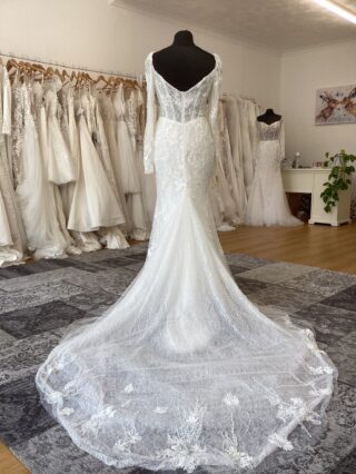 Monreal | Wedding Dress | Fit To Flare | T660F