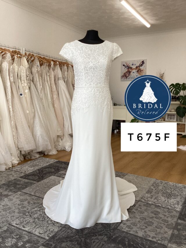 Rebecca Ingram | Wedding Dress | Fit To Flare | T675F
