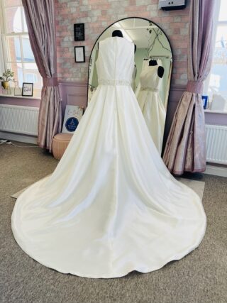 Tom Flowers | Wedding Dress | A Line | D2023K