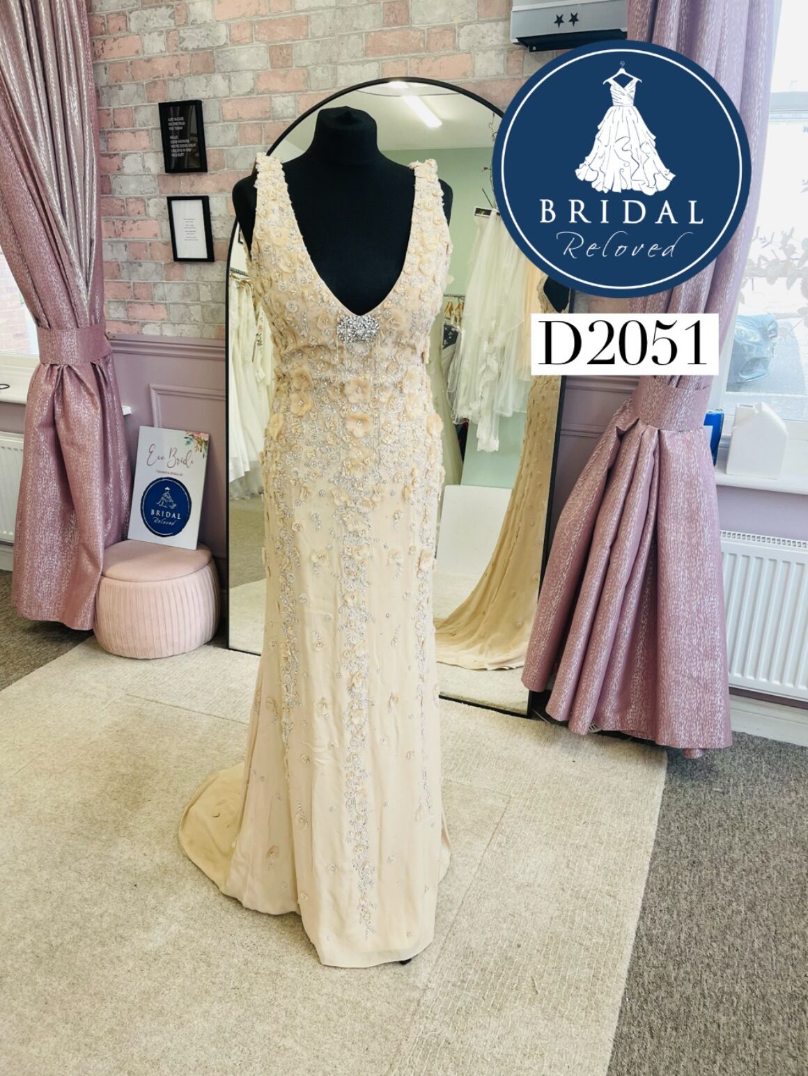 Bowen Dryden | Wedding Dress | Column | D2051