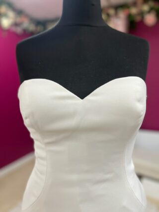 Enzoani | Wedding Dress | Fit To Flare | FLB42N