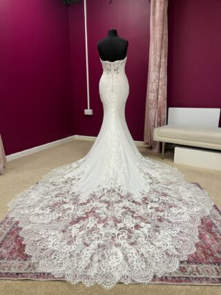 Enzoani | Wedding Dress | Fit To Flare | FLB42N