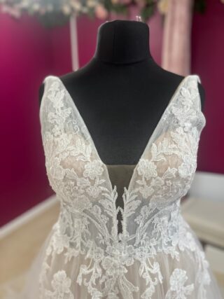 Etoile | Wedding Dress | A Line | FLB62N