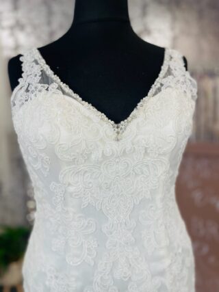 Something Reloved by Meg | Wedding Dress | Mini | L609