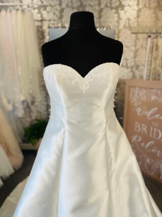 White One | Wedding Dress | A Line | L600A