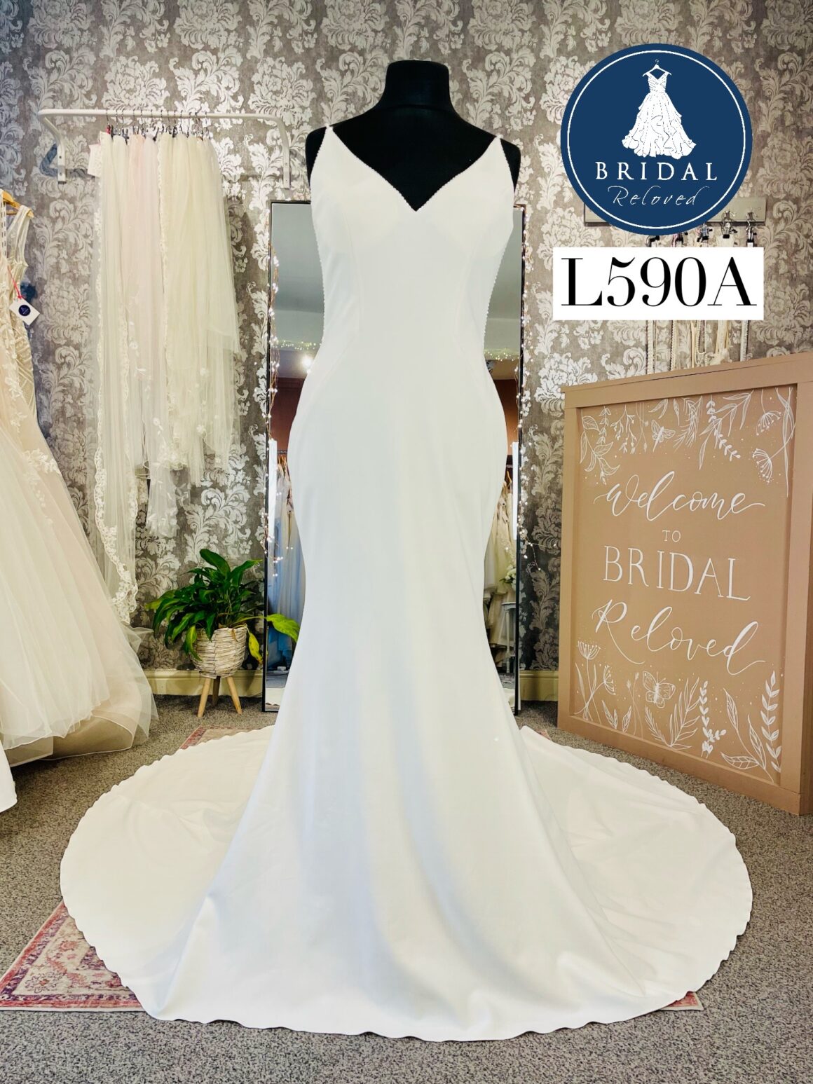 Enzoani | Wedding Dress | Fit To Flare | L590A