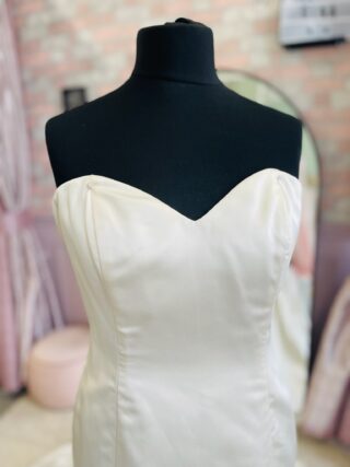 Alfred Angelo | Wedding Dress | Fit To Flare | D2101KG