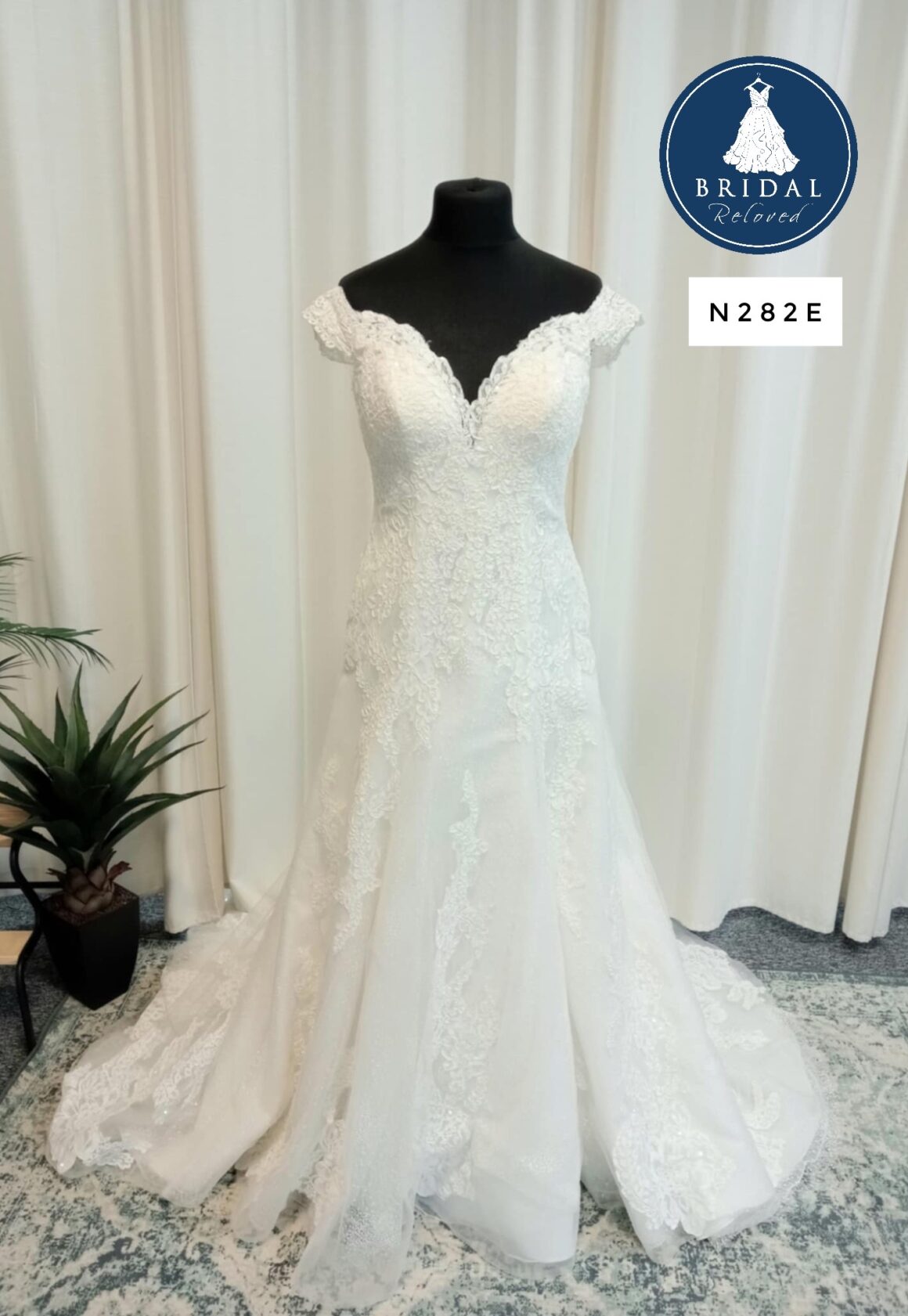 Maggie Sottero | Wedding Dress | Fit To Flare | N282E