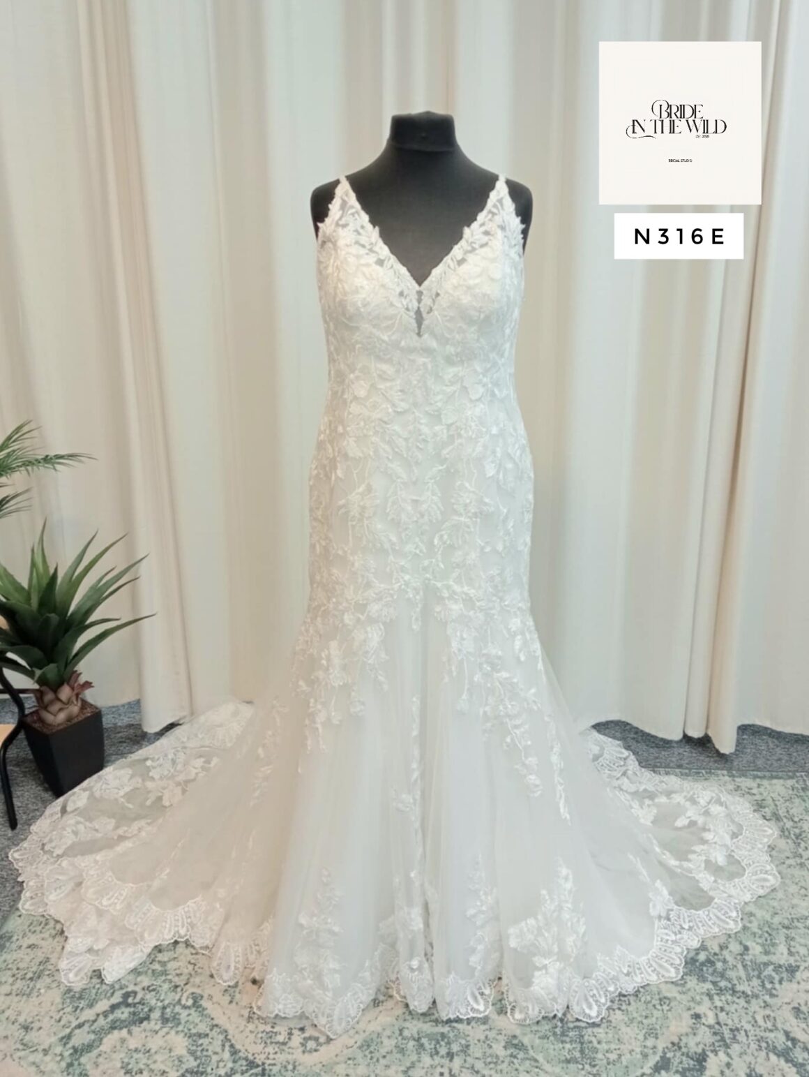 Maggie Sottero | Wedding Dress | Fit To Flare | N316E