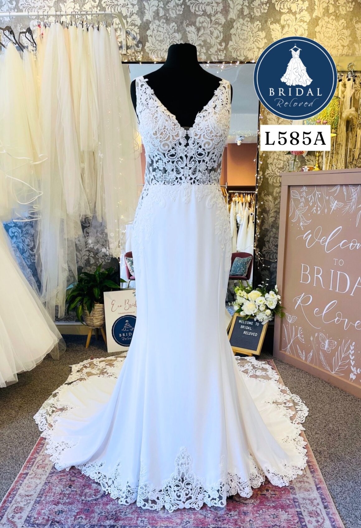 Enzoani | Wedding Dress | Fit To Flare | L585A