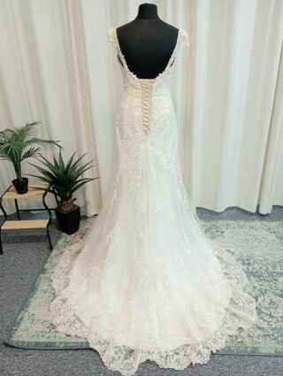 Maggie Sottero | Wedding Dress | Fit To Flare | N277E