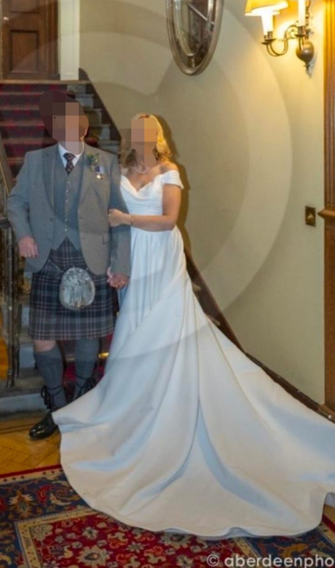 Unknown Designer | Wedding dress | Fit to Flare | C9600