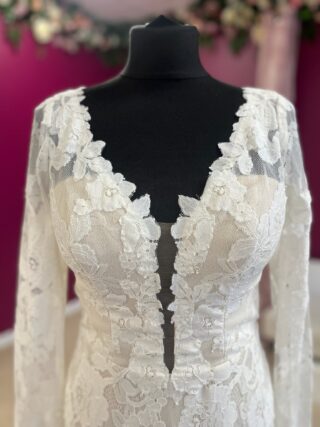 Hayley Paige | Wedding Dress | Fit To Flare | FLB1N