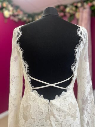 Hayley Paige | Wedding Dress | Fit To Flare | FLB1N