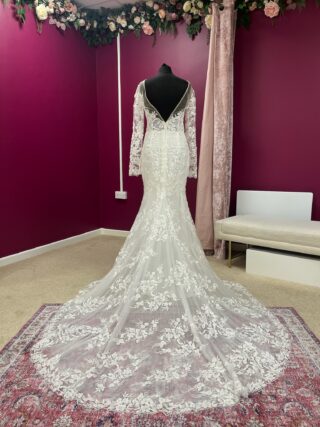 Milla Nova | Wedding Dress | Fit To Flare | FLB83N