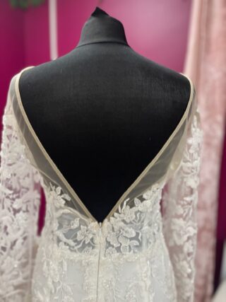 Milla Nova | Wedding Dress | Fit To Flare | FLB83N