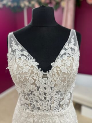 Enzoani | Wedding Dress | Fit To Flare | FLB87N