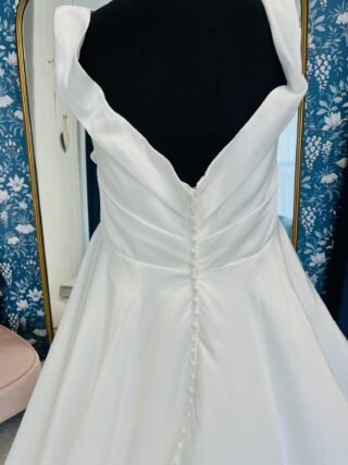 Romantica | Wedding Dress | A Line | CF230B