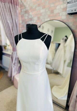 Pure Bridal | Wedding Dress | Column | D2128K