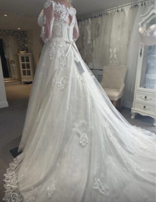 Unknown Designer | Wedding dress | Aline | C9687