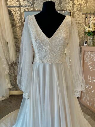 Nicola Anne | Wedding Dress | A Line | L602A