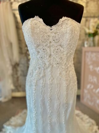 Something by Meg | Wedding Dress | Fit To Flare | L629