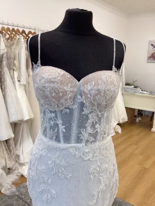Monreal | Wedding Dress | Fit To Flare | T697F