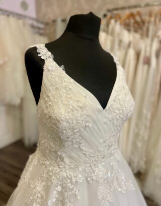 Lou Lou | Wedding Dress | A Line | C411JL