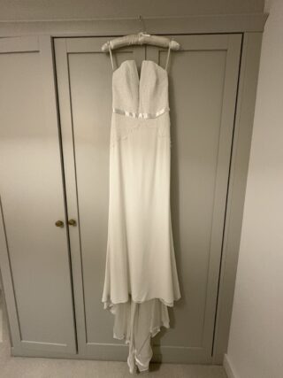 Suzanne Neville | Wedding dress | Straight | C9812