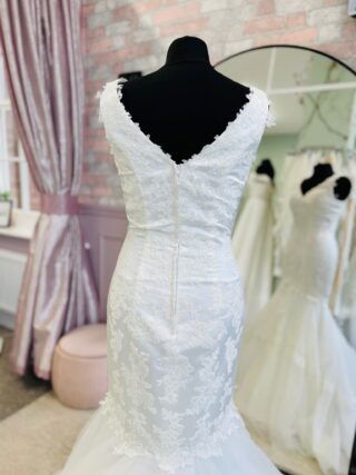 Victoria Kay | Wedding Dress | Fit To Flare | D2131K