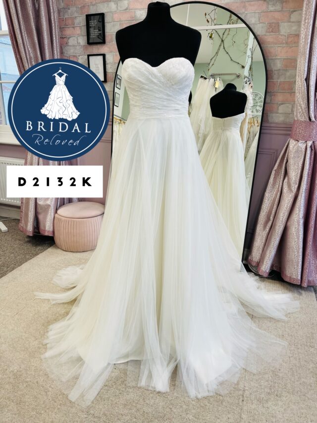 Benjamin Roberts | Wedding Dress | A Line | D2132K