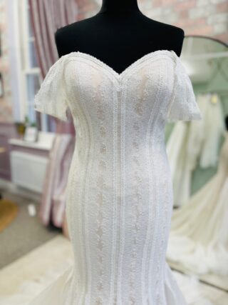 Etoile | Wedding Dress | Fit To Flare | D2134K