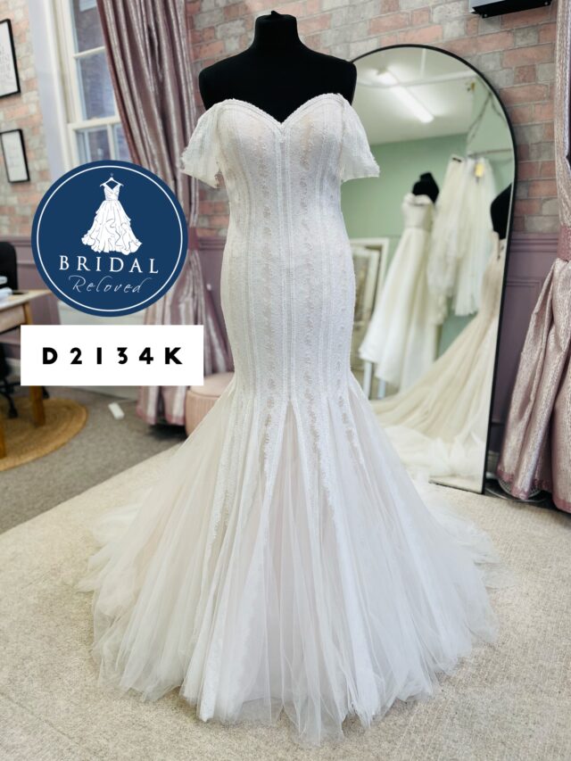 Etoile | Wedding Dress | Fit To Flare | D2134K