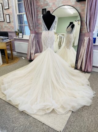 Badgley Mischka | Wedding Dress | Fishtail | D2150K