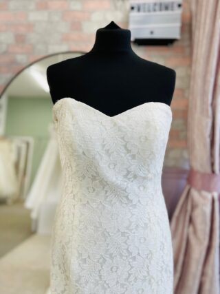 Nicola Anne | Wedding Dress | Column | D2154K