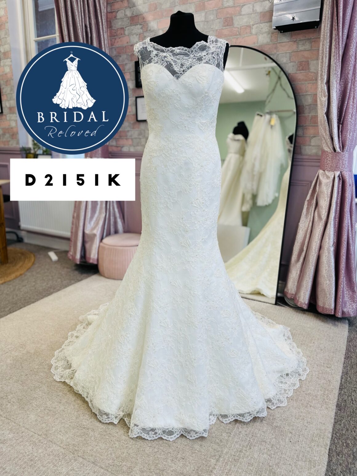 Augusta Jones | Wedding Dress | Fit To Flare | D2151K
