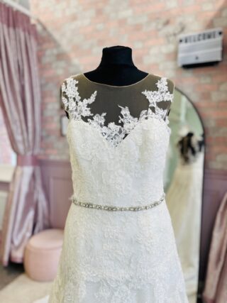 Enzoani | Wedding Dress | Fit To Flare | D2149K