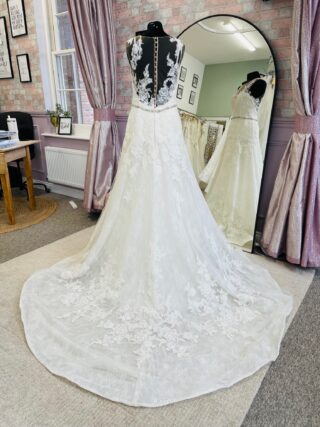 Enzoani | Wedding Dress | Fit To Flare | D2149K