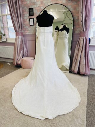 Hilary Morgan | Wedding Dress | Fit To Flare | D2153K