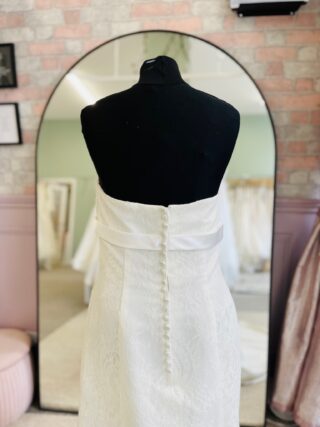 Hilary Morgan | Wedding Dress | Fit To Flare | D2153K